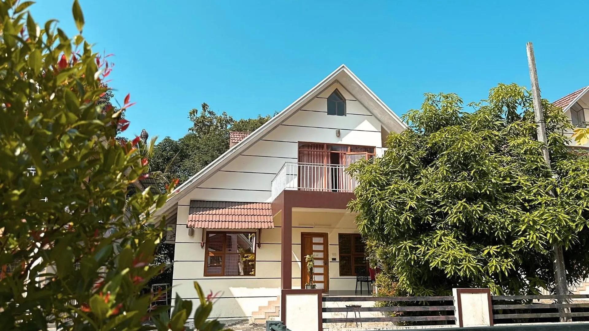 Chakkantharas Pool Villas Athirappilly